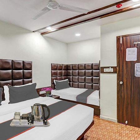 Collection O Laxmi Kuber Hotel Utrān Buitenkant foto